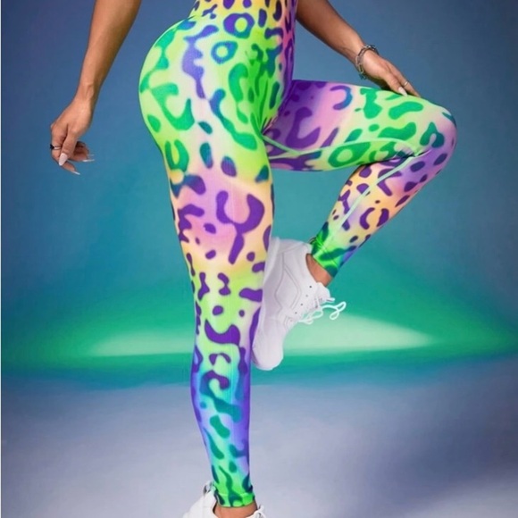 SHEIN Scruch Butt Leggings Size Small - Picture 3 of 13